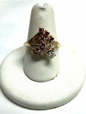 Vintage 14K Yellow Gold .25ctw Diamond & .18ctw Ruby Ring